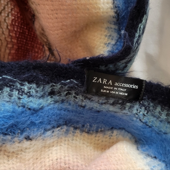 Zara Made in Italy Women's Multicolor Striped Woolen large Wrap - Picture 5 of 5